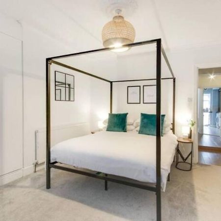 Central 2 Bedroom Garden Flat With Free Parking 로열턴브리지웰즈 외부 사진