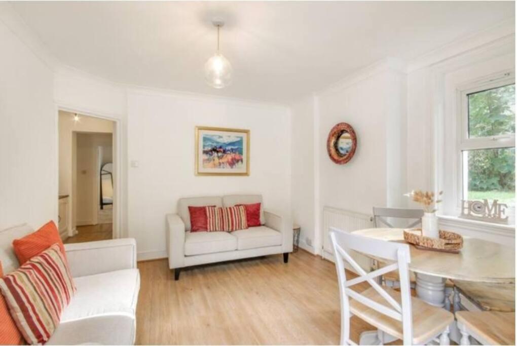 Central 2 Bedroom Garden Flat With Free Parking 로열턴브리지웰즈 외부 사진